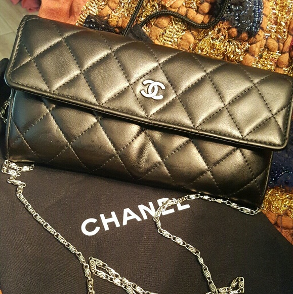 🐠 Chanel Quilted Lambskin (WOC) - Picture 7 of 8